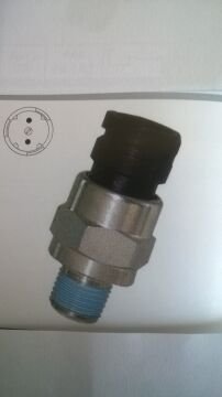 KLF 700016 FREN HİDROLİĞİ BASINÇ MÜŞÜRÜ VOLVO 0.30 BAR 1087960 20382505 1622983 1594037