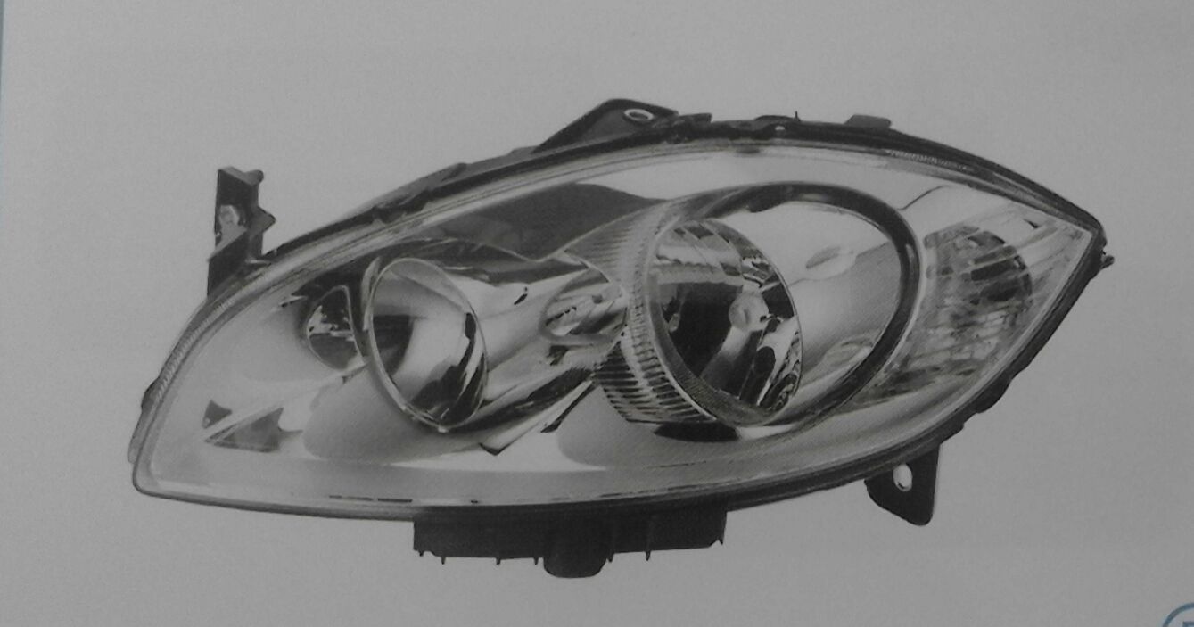 101110 FİAT LİNEA MOTORLU FAR SAĞ 2007- 51826738 51826739 51826738