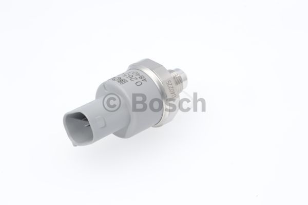 Basınç Sensörü MERCEDES-BENZ C 180 199509 - 200004; E 200 199506 - 200102; E 270 CDI 199906 - 200203; C 220 CDI T-Modell 200101 - 200302; C 200 CDI 200010 - 200305; C 180 T-Modell 199605 - 200102; C 220 CDI T-Modell 199712 - 2001 MB A0025400917; MB 00254