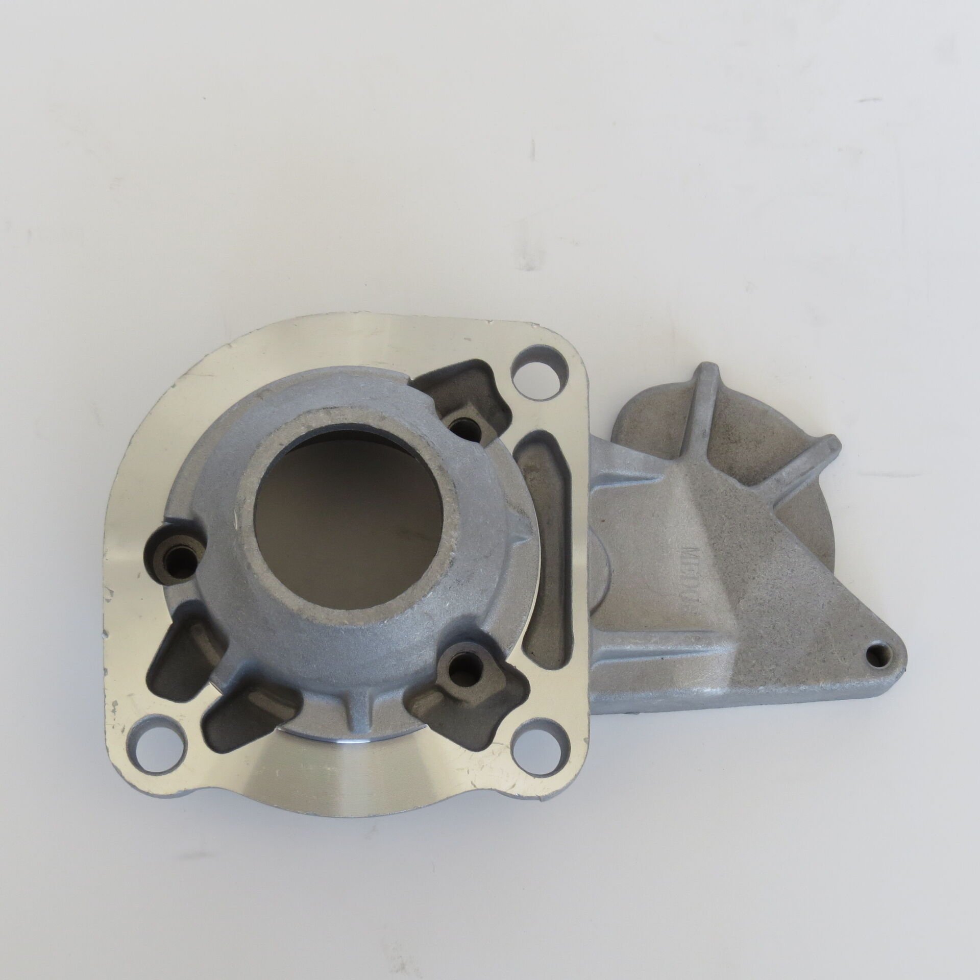 MEDOR-07-24-7773 MC 7773  PİNYON KAPAĞI CAT 6BT KOMATSU CUMMİNS  SAMSUNK CAT KÜÇÜK KAFA SOL AĞIZ 5,5 KW (12D TERİNE)