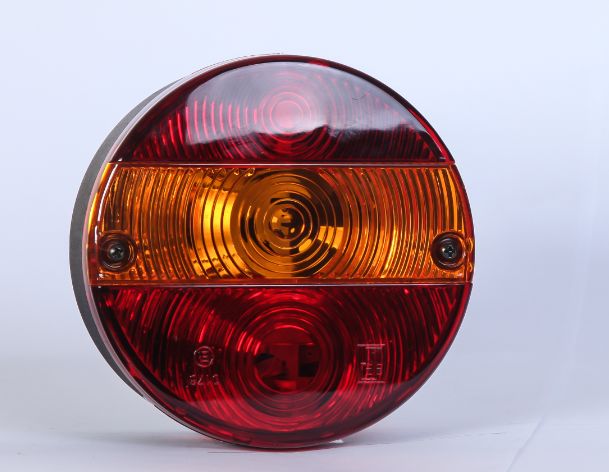 ÜÇLER.7-0172C ÜÇLER MAN VOLVO KUŞAKLI LAMBA CAMI YM (HELLA TİPİ)