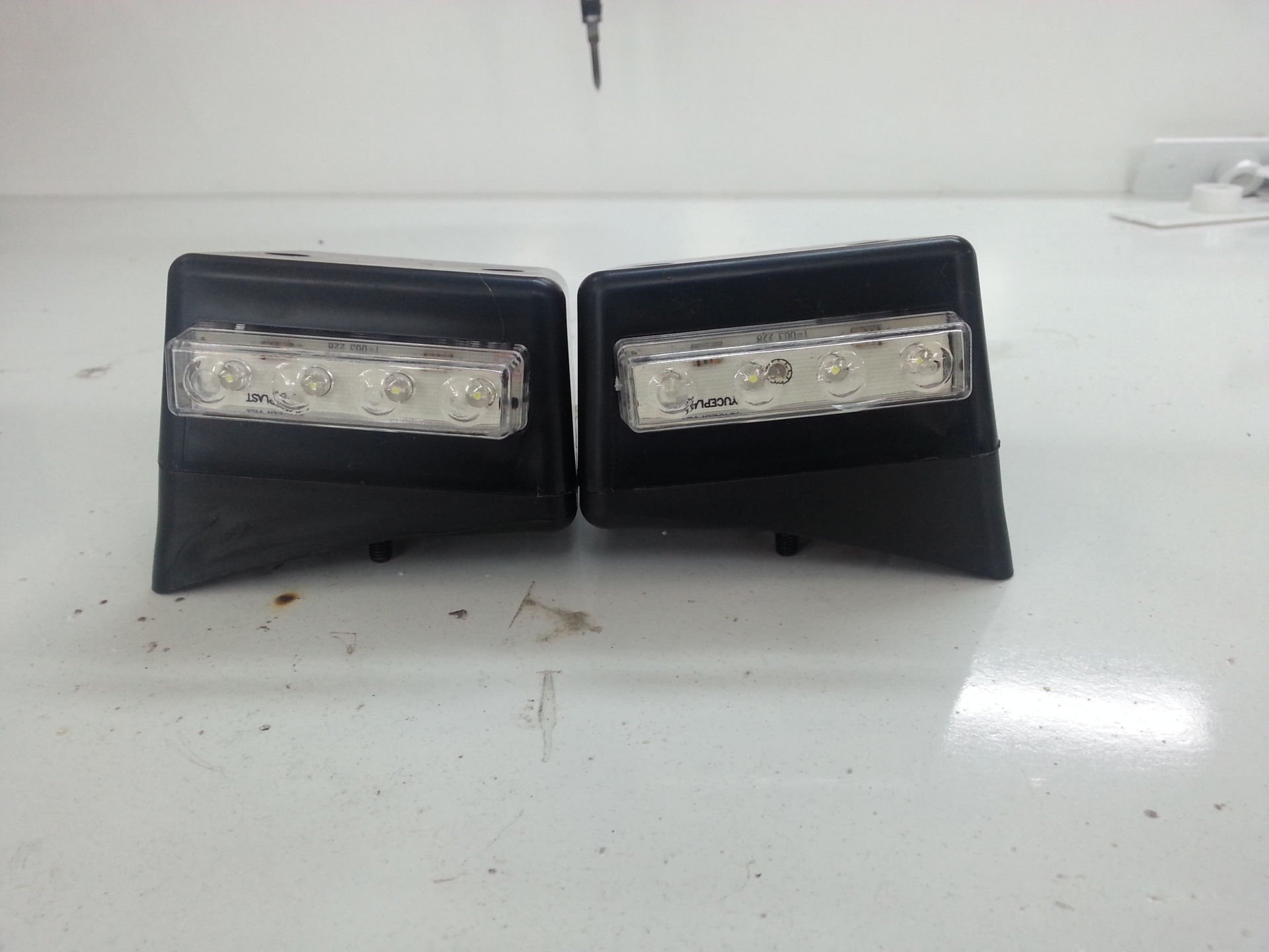 YÜCE YP-120 FORD CARGO TEPE LAMBASI ANTENLİ EM 1 adet