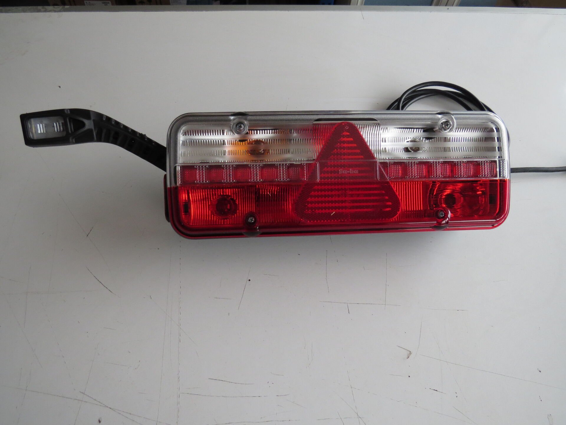 1587-M002L20-A MODULAMP STOP LAMBASI ÜÇGEN LED TREYLER DORSE SET BOYNUZ GROMET 2500MM