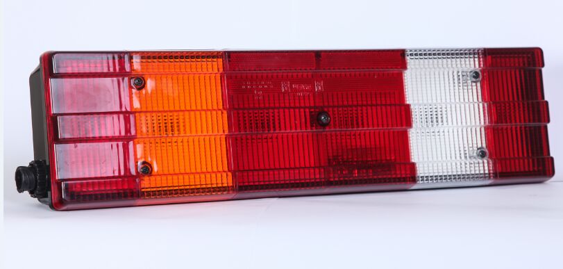 ÜÇLER.A10-0123LS ÜÇLER MERCEDES ACTROS  KANALLI SOKETLİ STOP LAMBASI SOL A0015406270 ..