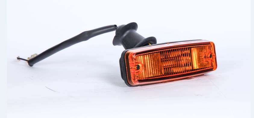 2521 MERCEDES ÇAMURLUK SİNYAL LAMBASI