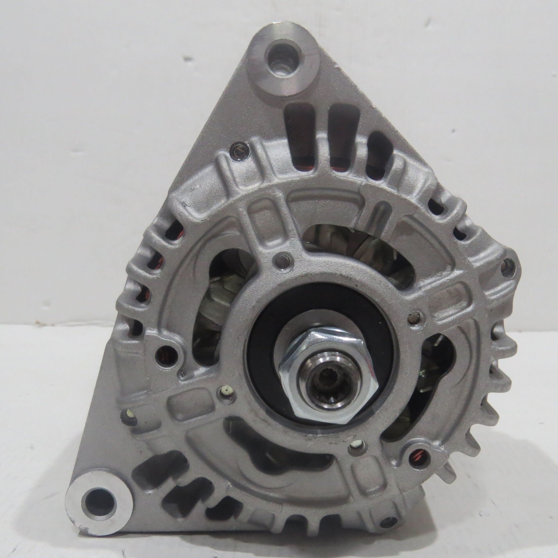 ALT 8006  ALTERNATÖR 24V 55 AMP.DUETZ IA 1026