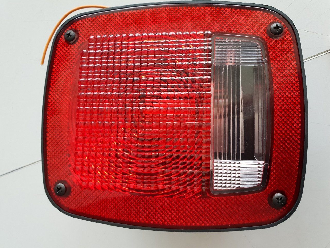 ÜÇLER.A12-0000 ÜÇLER CJ5 STOP LAMBASI JEEP