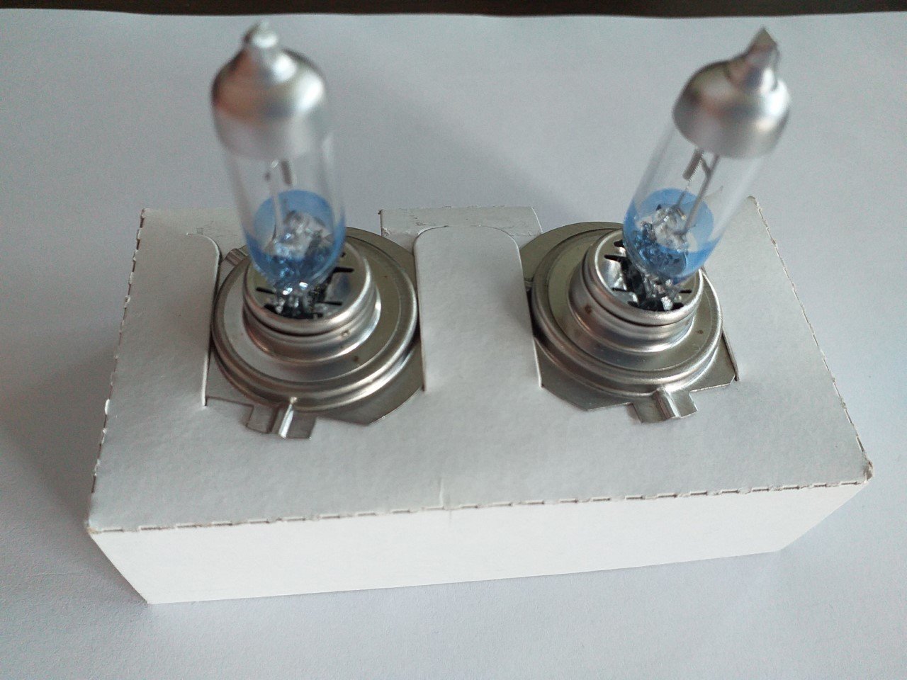 93039912 12V H7 %30 FAZLA %30 BEYAZ IŞIK AMPÜL