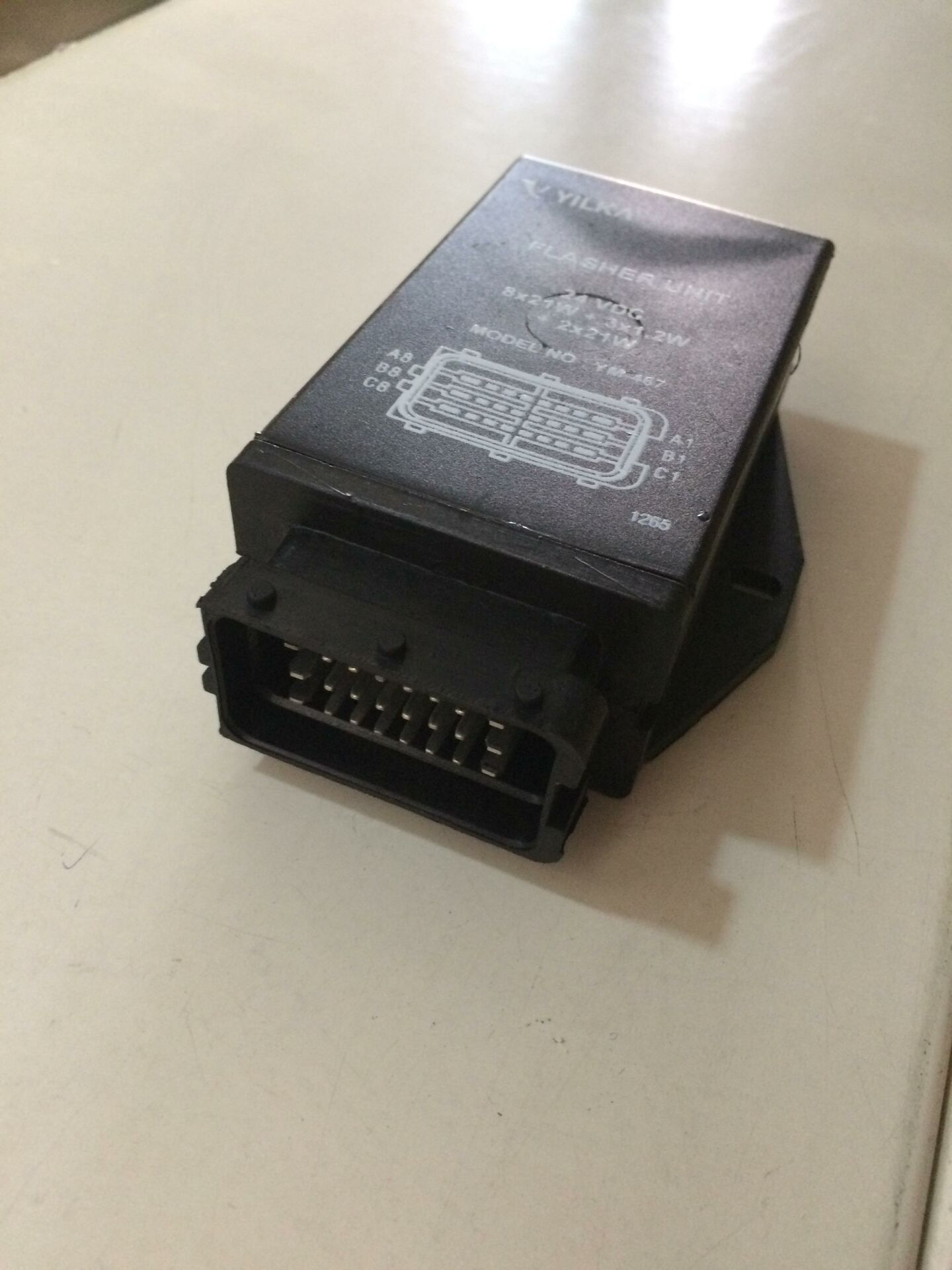 YILKA 467   ISUZU TURKUAZ FLAŞÖR 24V DC  8*21W+2*21W