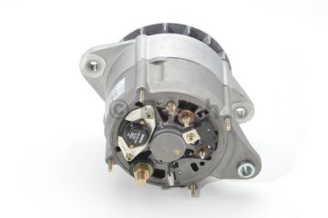 AlternatörCASE 800-Serie; W-Serie CUM 3923624; CAS R941543