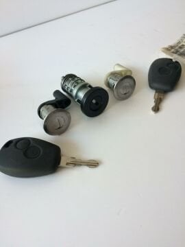 806015881R RENAULT DACIA KİLİT SETİ KONTAK-ŞİFRE
