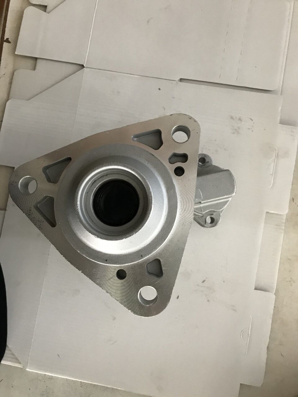 MC 9026 PİNYON KAPAĞI MERCEDES AXOR YM ÖN KAPAK 39MT MITSUBISHİ TİP STR 9026 M9T20171 M9T84771