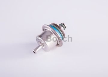Basınç RegülatörüCHEVROLET; OPEL Corsa Wagon 1.0 MPFI 16V 199904 - 200207; Corsa 1.6i Hatch 200003 - 200707; Corsa Pick-Up 1.6 MPFI 199601 - 200308; Corsa Sedan 1.0 MPFI 16V 199904 - 200210; Corsa Sedan 1.6 MPFI 199512 - 200308; Cors GMC 93360887; GM