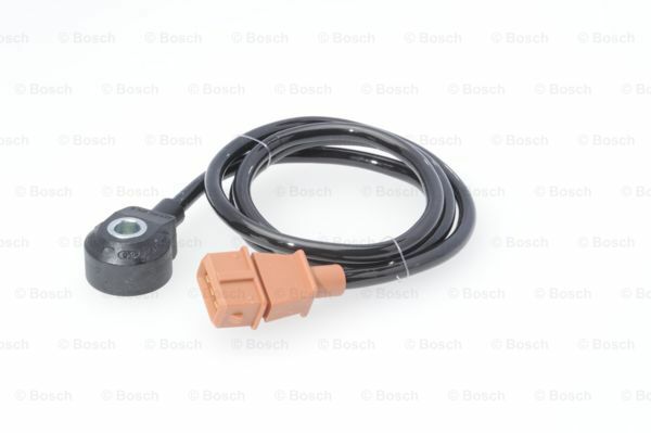 Vuruntu SensörüAUDI A8 4.2 quattro 199406 - 199812; A8 4.2 quattro 199704 - 199812; V8 3.6 quattro 198810 - 199311; A8 3.7 199507 - 199812; A8 3.7 quattro 199510 - 199812; Coupe 2.2 S2 T quattro 199009 - 199209; V8 4.2 q VWW 077905377A; ICU 3786