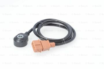 Vuruntu SensörüAUDI A8 4.2 quattro 199406 - 199812; A8 4.2 quattro 199704 - 199812; V8 3.6 quattro 198810 - 199311; A8 3.7 199507 - 199812; A8 3.7 quattro 199510 - 199812; Coupe 2.2 S2 T quattro 199009 - 199209; V8 4.2 q VWW 077905377A; ICU 3786