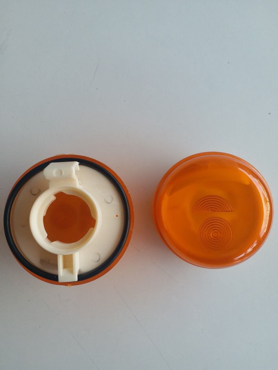 MERCEDES AXOR SİNYAL LAMBASI 620937 YUVARLAK