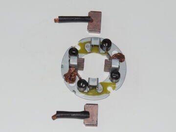 BHN 5001  KÖMÜR YUVASI 12V KIA BESTA CERES MAZDA 0285105500 0285100640 0285100840